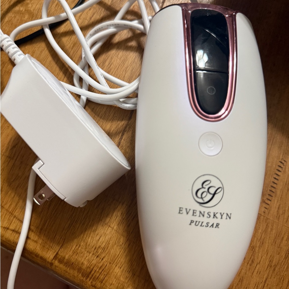 Evenskyn Pulsar Hair Removal Device - White/Rose gold edition